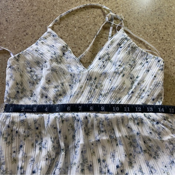 NWOT Lulus Petal Party White Floral Print Plisse Surplice Midi Dress - Picture 9 of 14